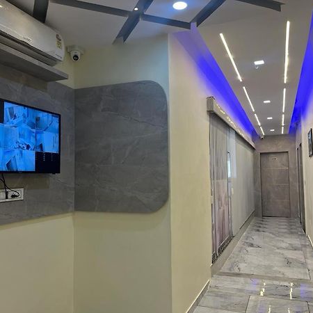 Hotel Sunrise Vadodara Exterior photo