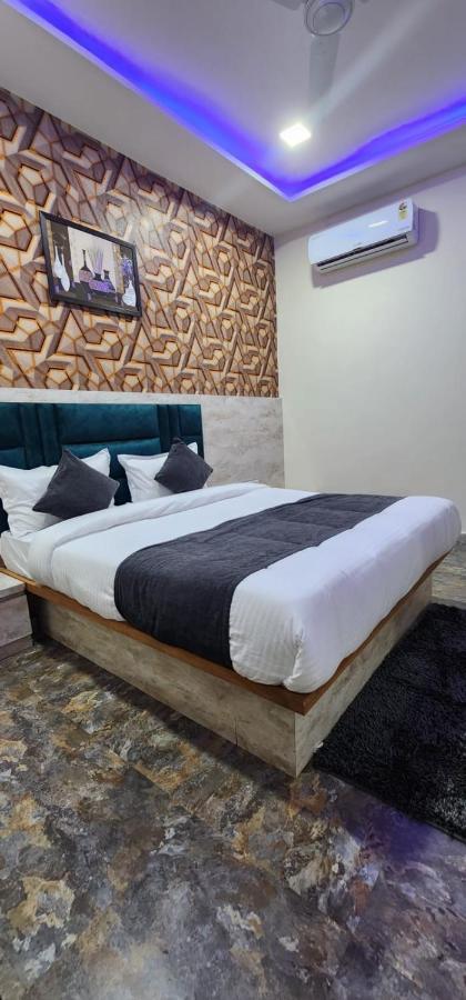 Hotel Sunrise Vadodara Exterior photo