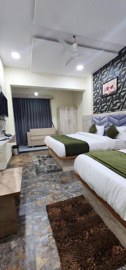 Hotel Sunrise Vadodara Exterior photo